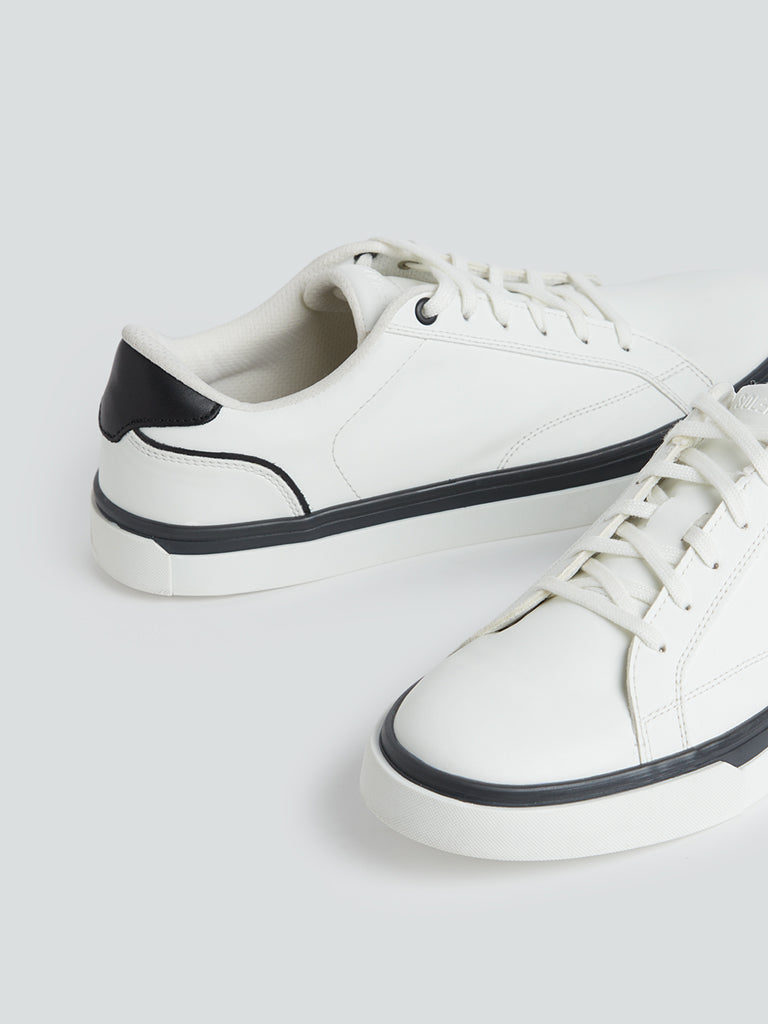 SOLEPLAY White Colour-Block Lace-Up Sneakers [P617753NZ] - HK$928 ...